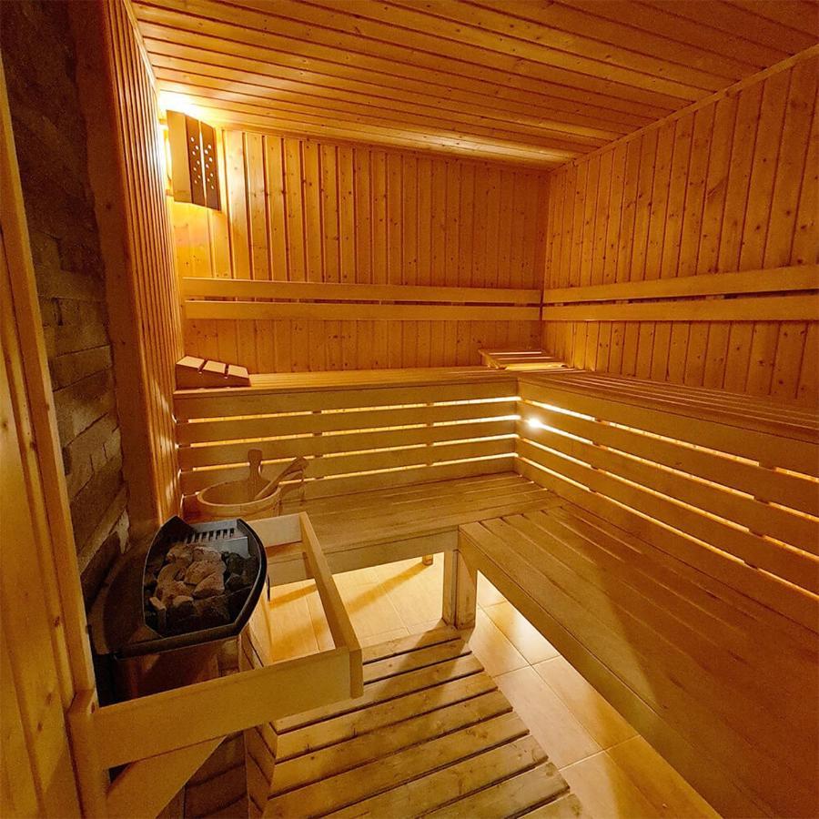 Family Hotel Chiflik Hills Екстер'єр фото