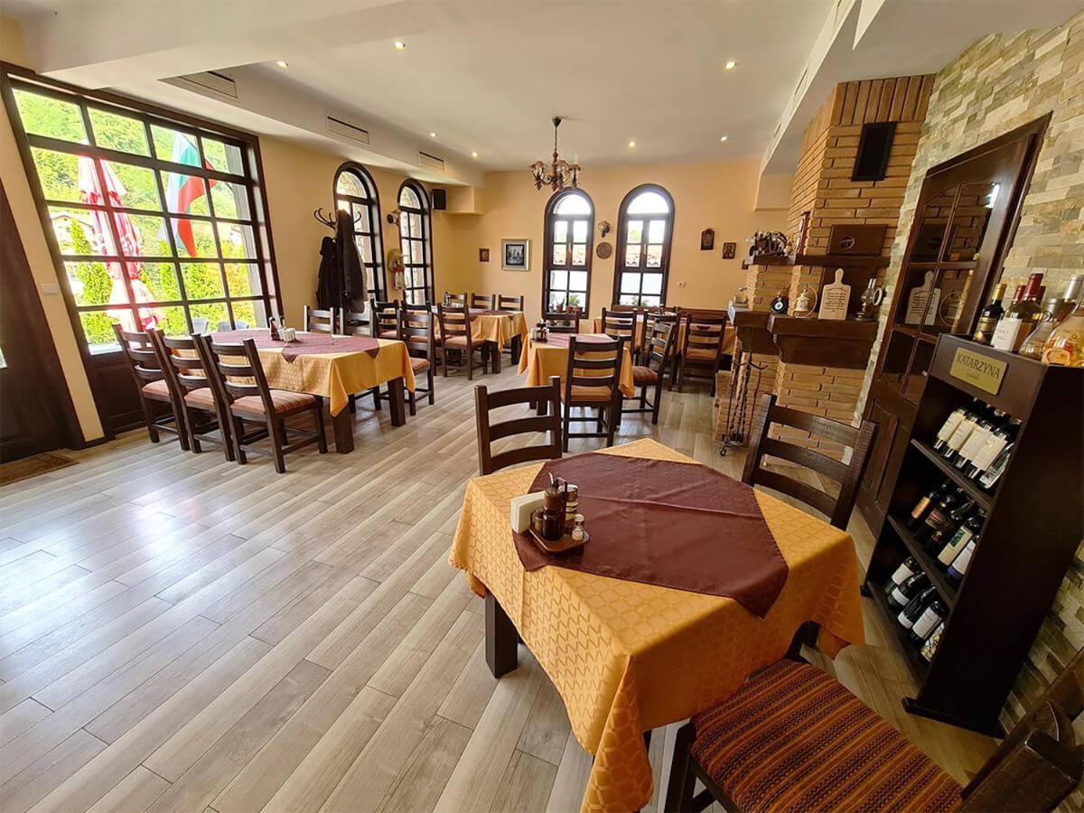 Family Hotel Chiflik Hills Екстер'єр фото