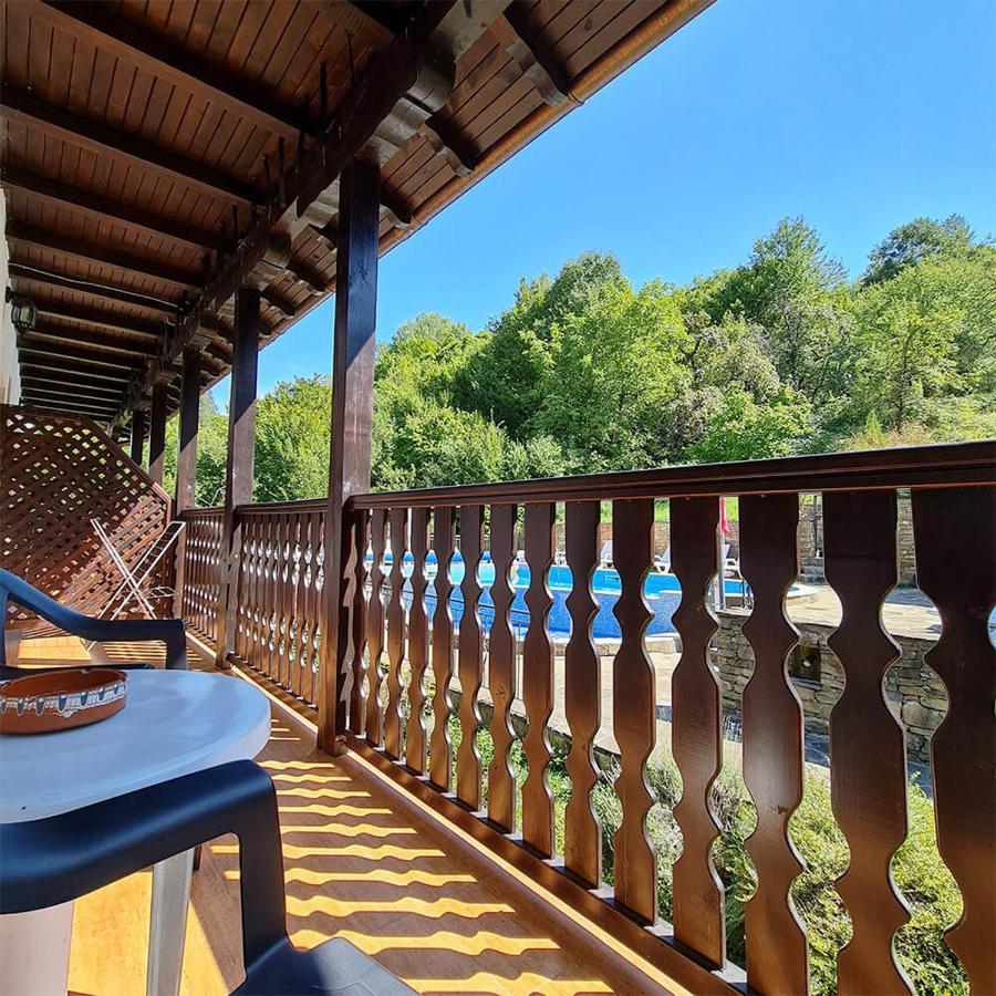 Family Hotel Chiflik Hills Екстер'єр фото